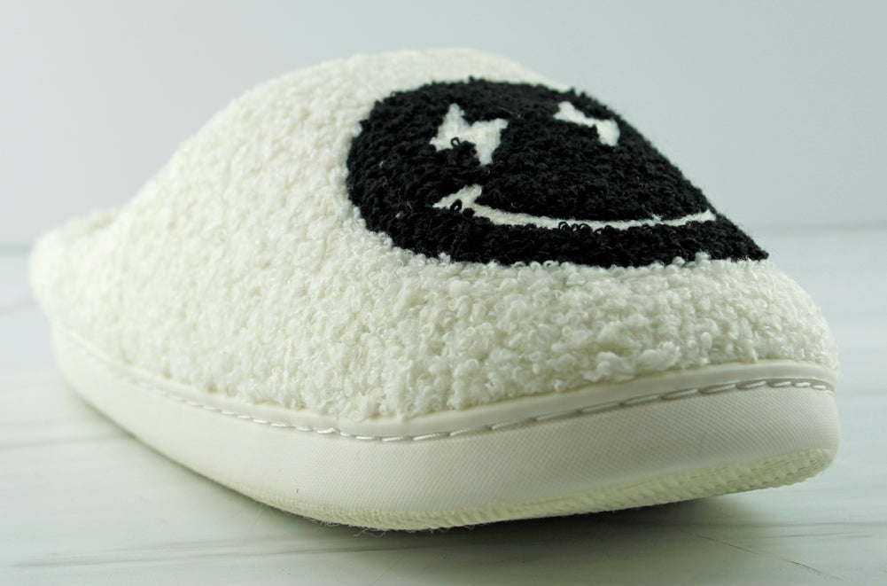 Derby 1 Women&#39;s Smiley Face Casual Comfort Slippers