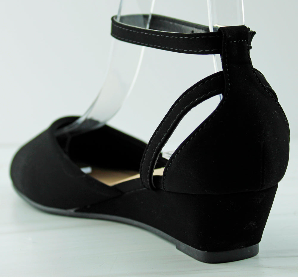 Emory 28 Women&#39;s Closed Toe Kitten Wedge Dress Sandals