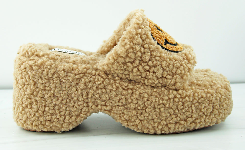 Envy 8 Women&#39;s Smiley Face Sherpa Platform Comfort Slippers