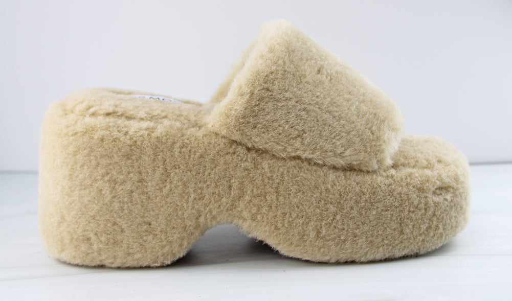 Envy 1 Women&#39;s Furry Platform Comfort Slippers