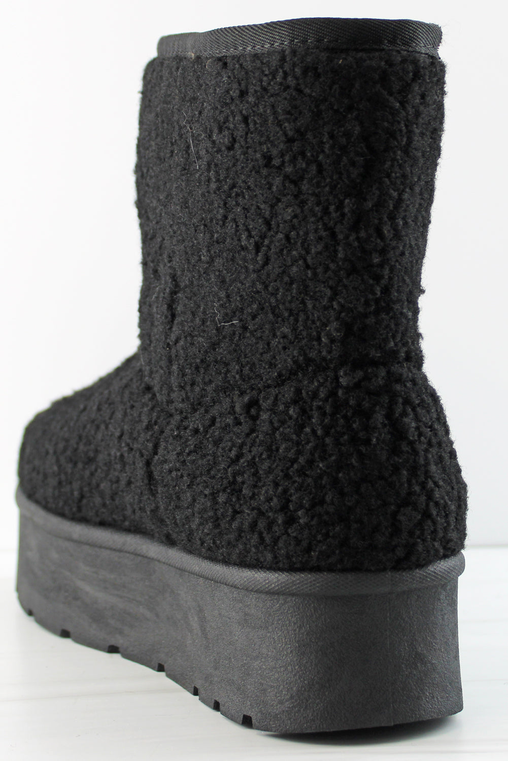 Frosty 70 Women&#39;s Platform Teddy Faux  Fur Boots