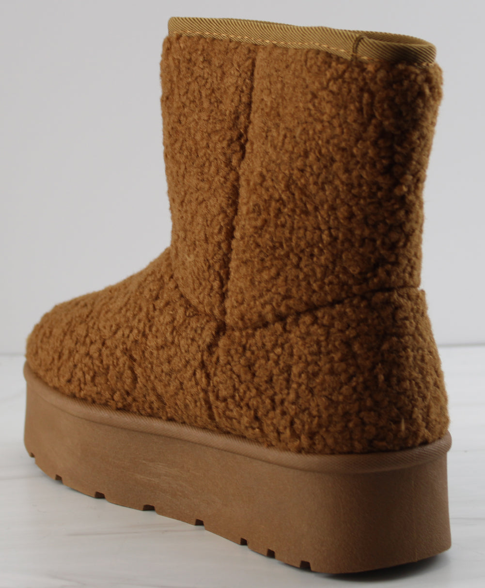 Frosty 70 Women&#39;s Platform Teddy Faux  Fur Boots