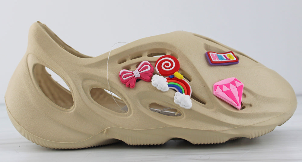 Hayden Y Little Girls Foam Runner Cut Out Sneakers