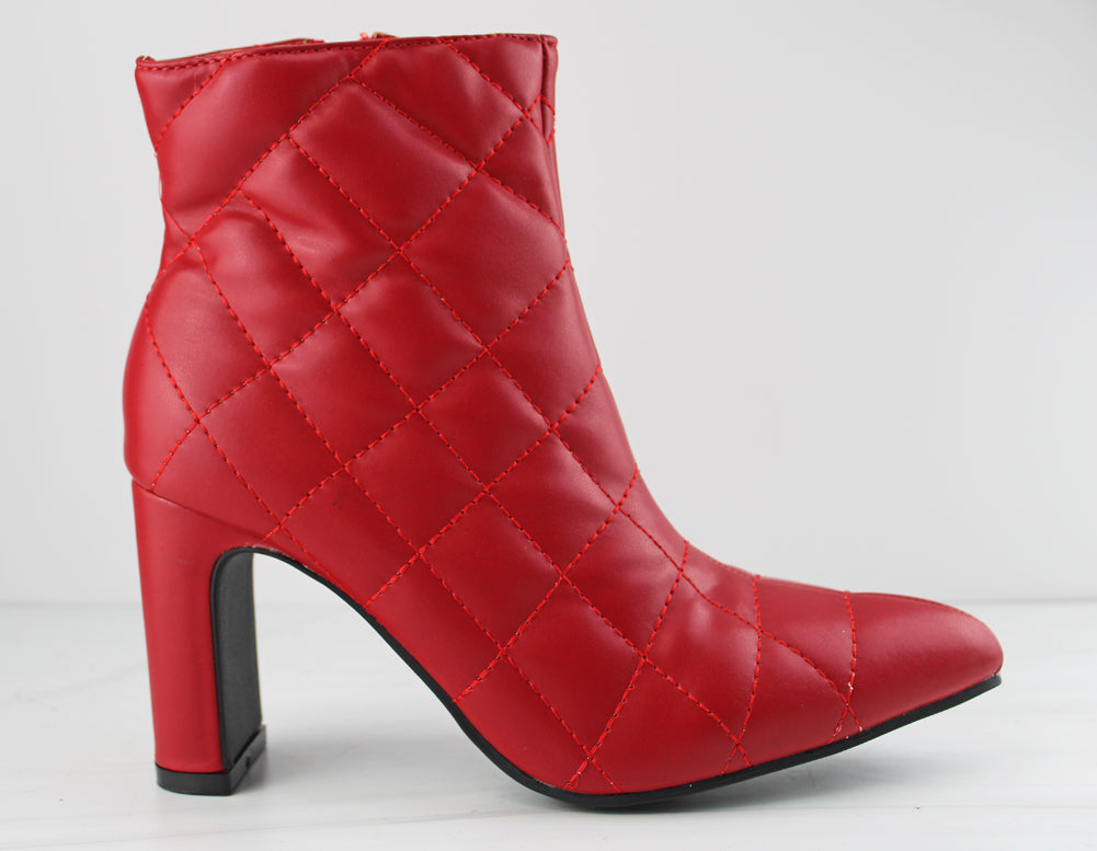 Loreena 21 Womens Pointed Toe Quilted Heeled Ankle Booties