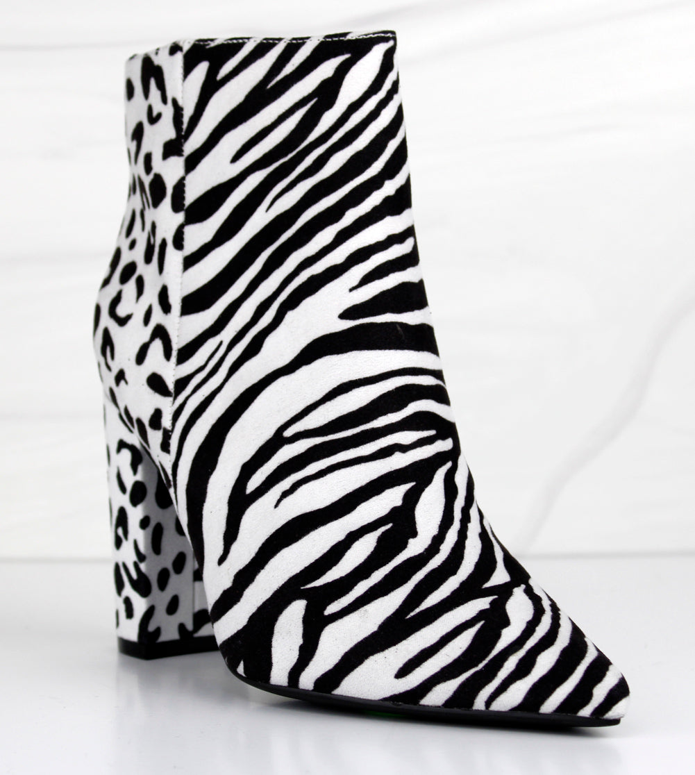 Bellflower 15 Womens Pointed Toe Animal Print Block Heel Ankle Booties