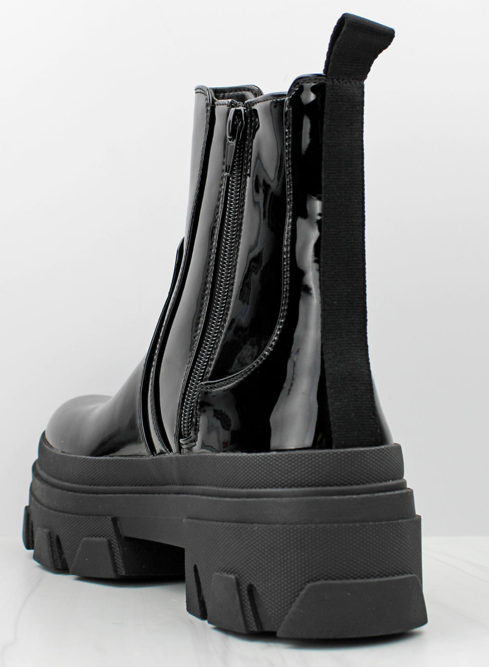 Production 09 Women&#39;s Lug Sole Platform Patent Ankle Boots
